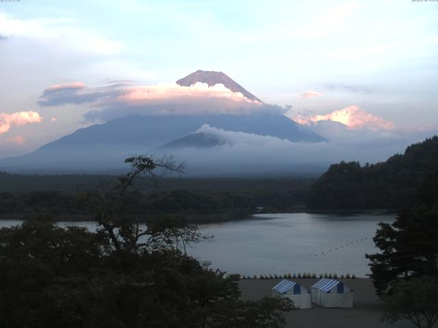 精進湖からの富士山