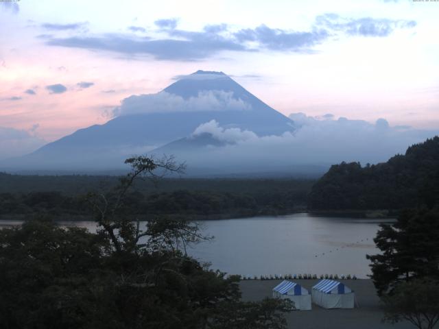 精進湖からの富士山