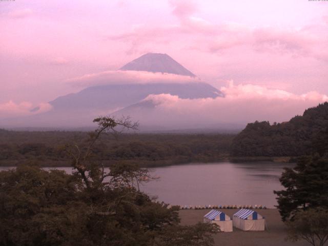 精進湖からの富士山