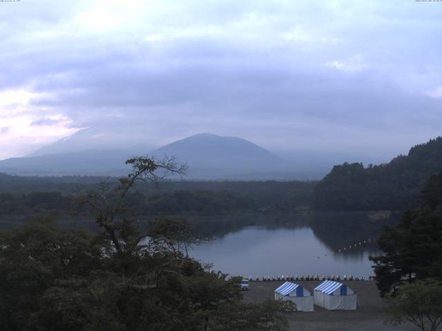 精進湖からの富士山