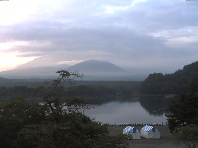 精進湖からの富士山