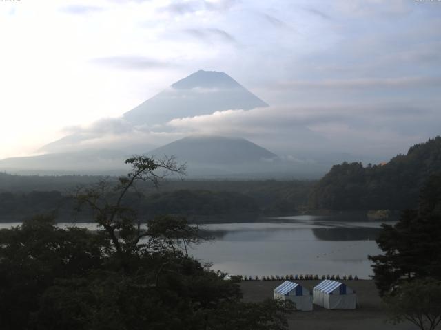 精進湖からの富士山