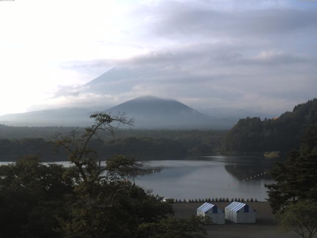 精進湖からの富士山