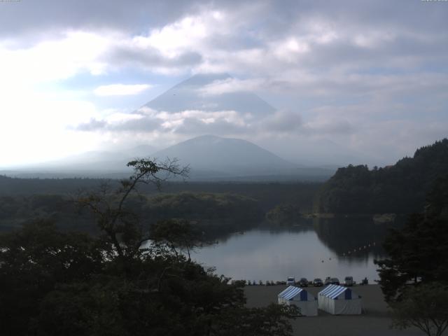 精進湖からの富士山