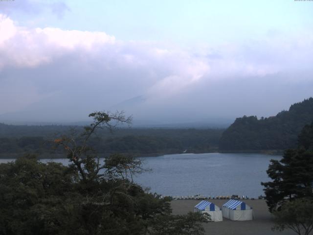 精進湖からの富士山