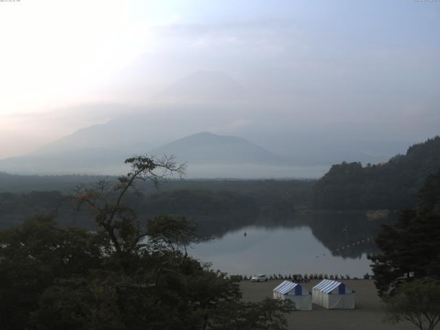 精進湖からの富士山