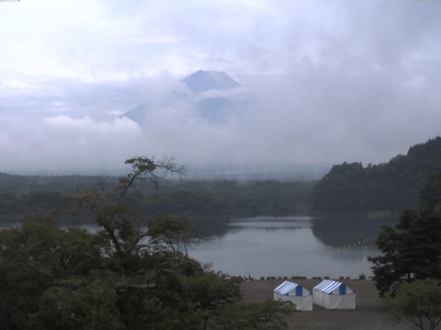 精進湖からの富士山