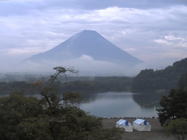 精進湖からの富士山