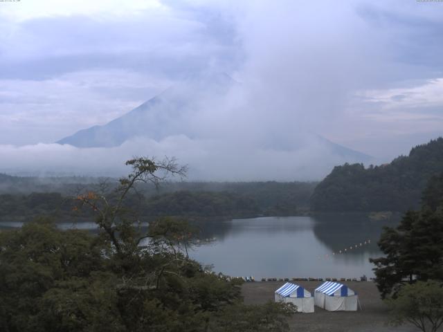 精進湖からの富士山