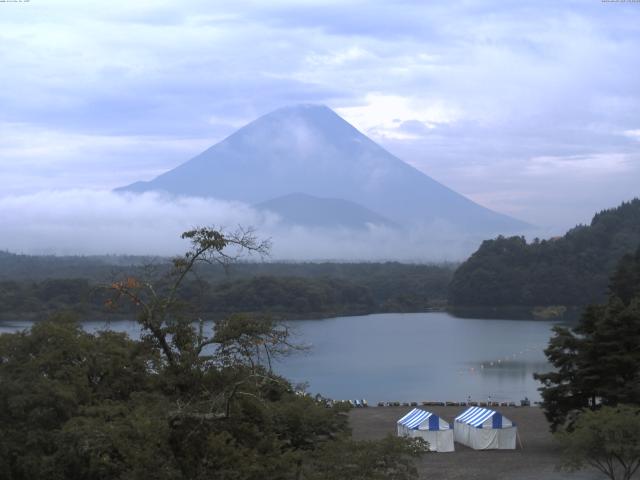 精進湖からの富士山