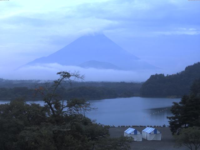 精進湖からの富士山