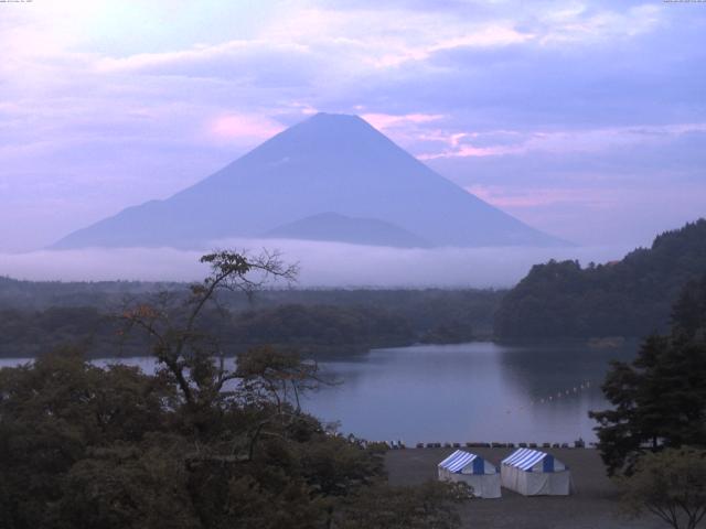 精進湖からの富士山