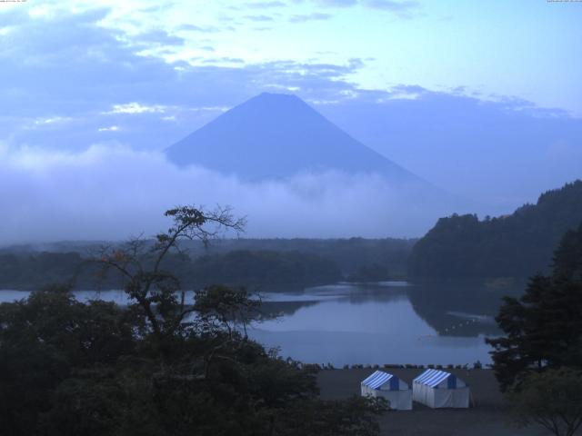 精進湖からの富士山