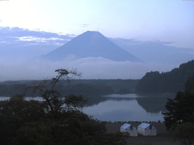 精進湖からの富士山