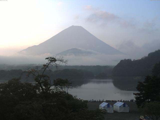 精進湖からの富士山