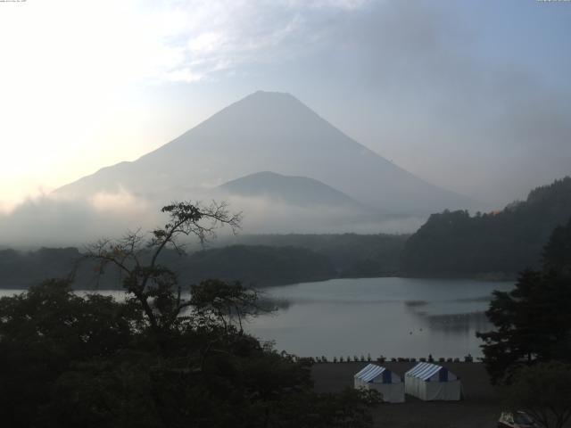 精進湖からの富士山