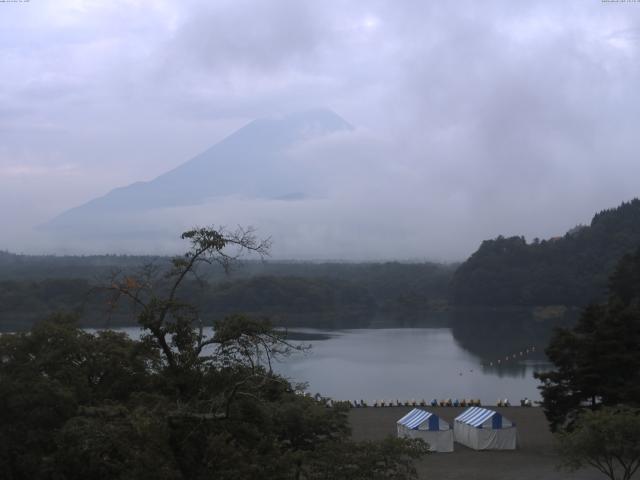 精進湖からの富士山