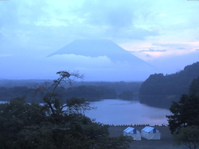 精進湖からの富士山