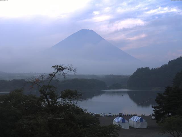 精進湖からの富士山