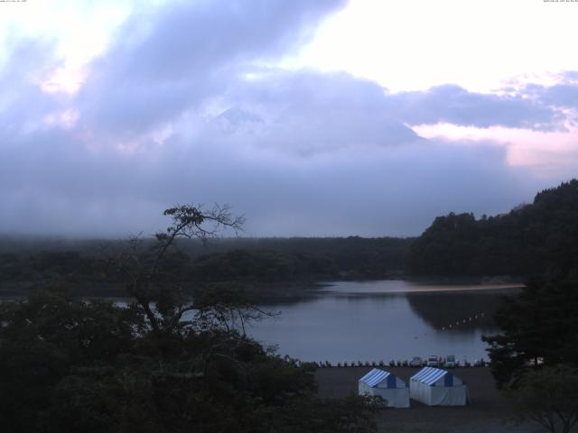 精進湖からの富士山