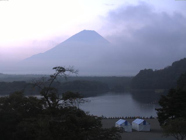 精進湖からの富士山