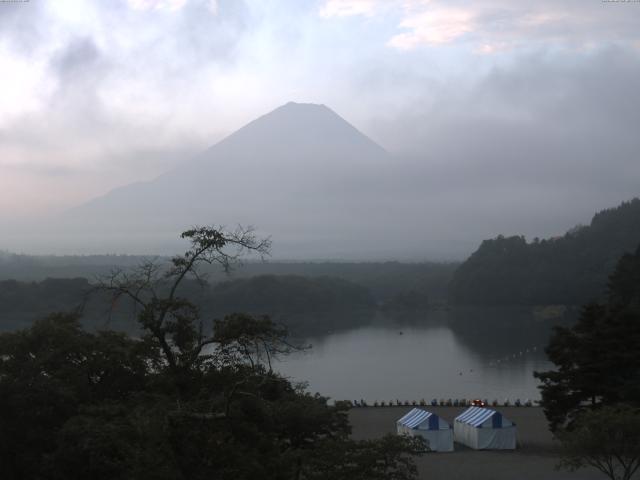 精進湖からの富士山