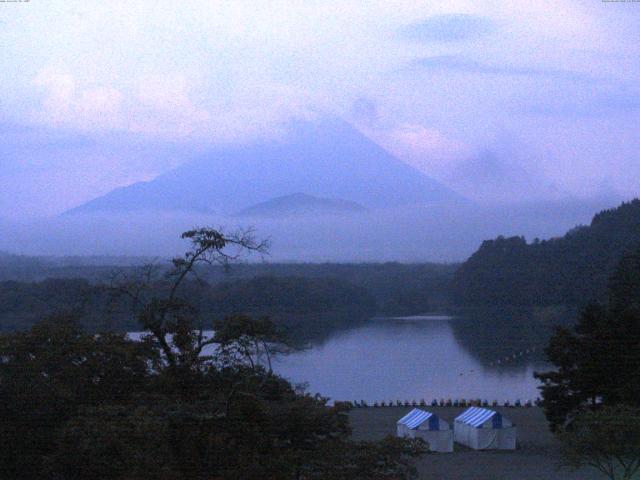 精進湖からの富士山