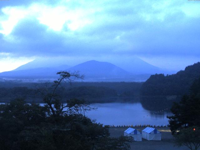 精進湖からの富士山