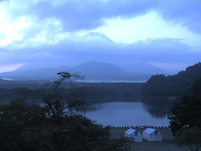 精進湖からの富士山