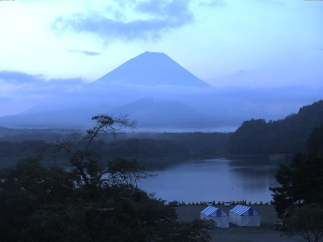 精進湖からの富士山