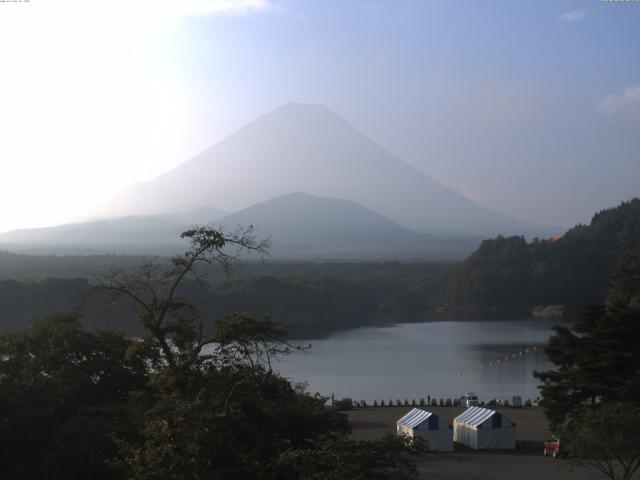 精進湖からの富士山