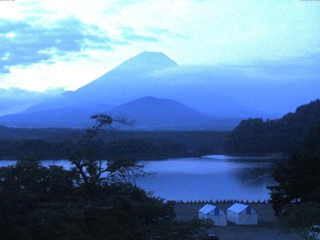 精進湖からの富士山