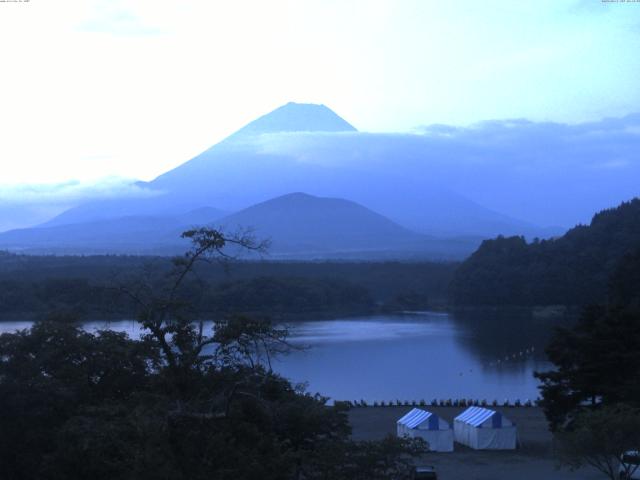 精進湖からの富士山