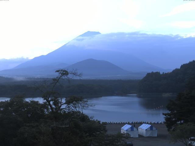 精進湖からの富士山