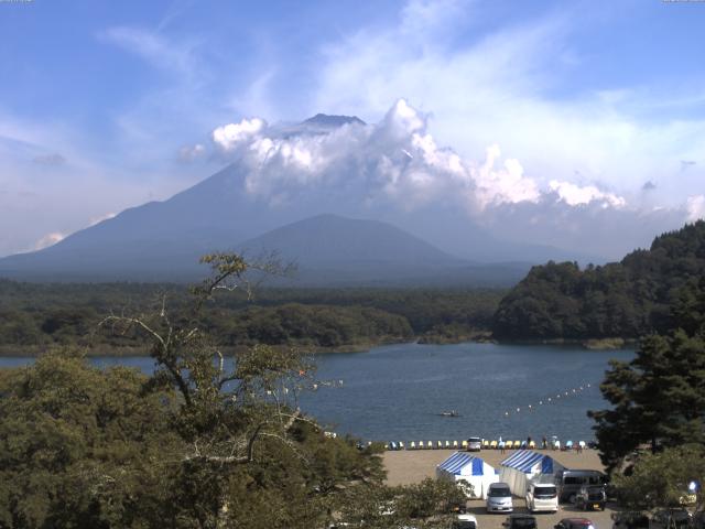 精進湖からの富士山