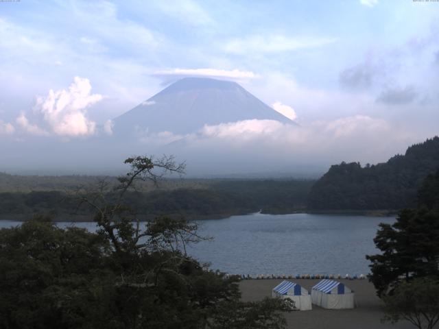 精進湖からの富士山