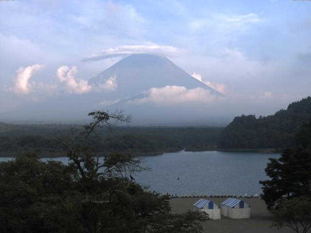 精進湖からの富士山