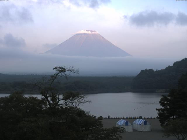 精進湖からの富士山