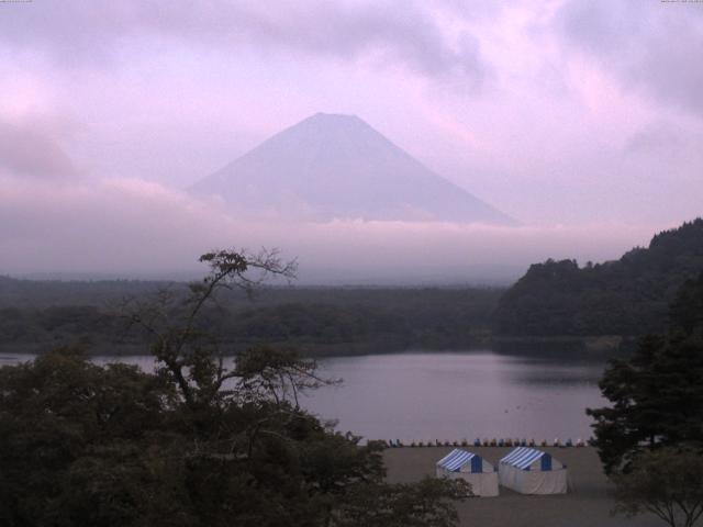 精進湖からの富士山