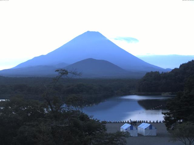 精進湖からの富士山