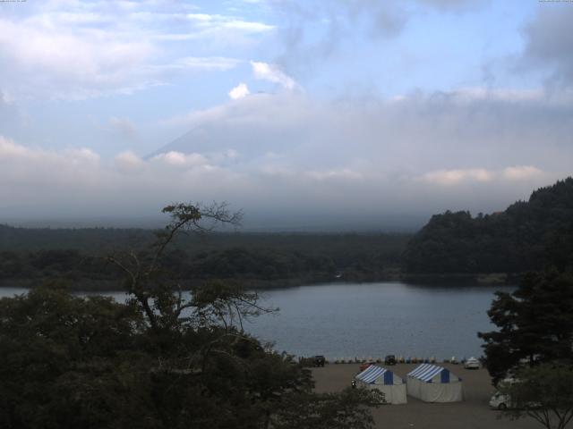 精進湖からの富士山