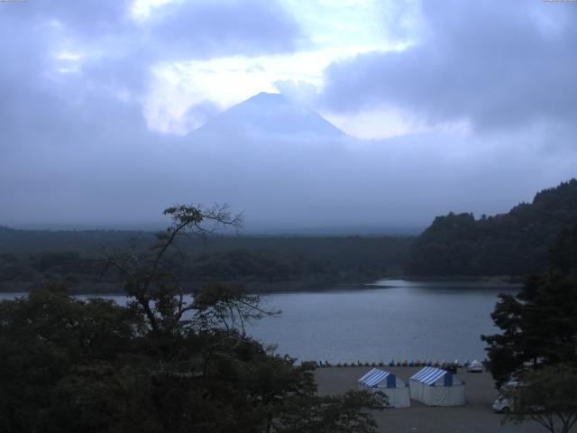 精進湖からの富士山