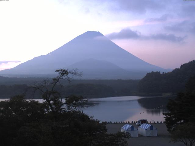 精進湖からの富士山