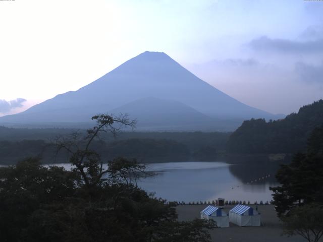 精進湖からの富士山