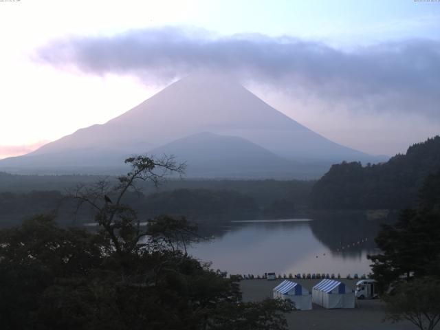 精進湖からの富士山