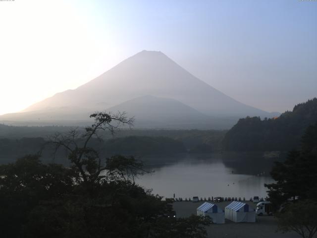 精進湖からの富士山