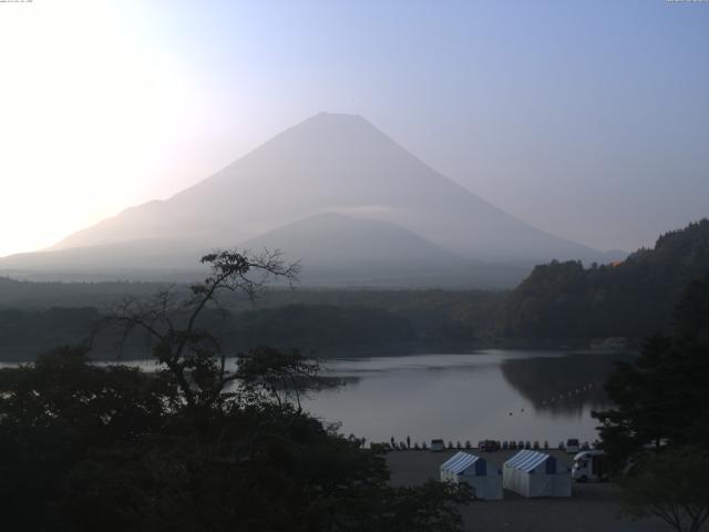 精進湖からの富士山