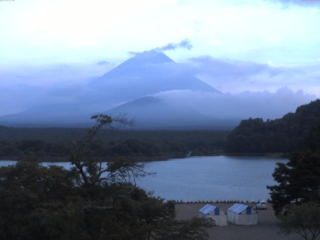 精進湖からの富士山