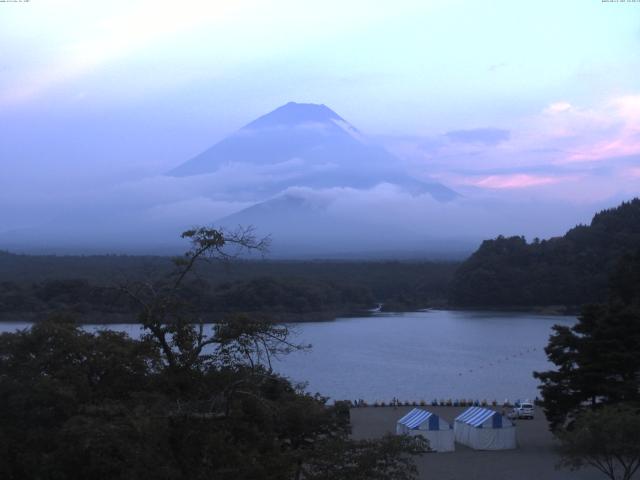 精進湖からの富士山