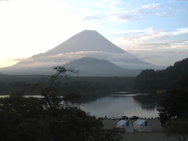 精進湖からの富士山